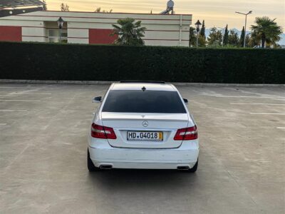 Shitet E220 6/2012 AVANTGARDE AMG LINE