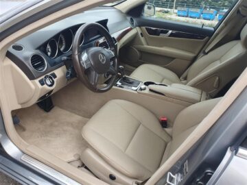 MERCEDES C 300 BENZIN 2012