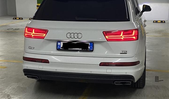 Shitet audi Q7