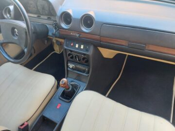 Shitet mercedez benz 240 1983