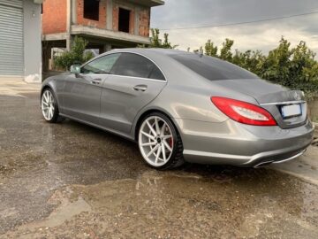 Mercedes Benz CLS350 diesel AMG-LINE 2013 ose nderrohet