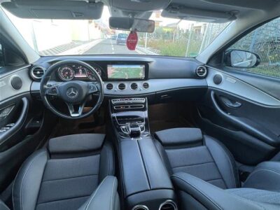 MERCEDES BENZ E220 AUTOMAT -18 Full options