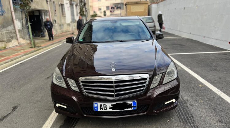 Mercedes E220 2010 Avantgarde Automat