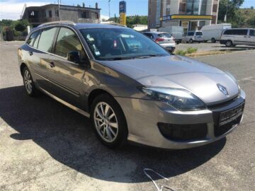 RENAULT LAGUNA AUTOMAT NAFTE 2011