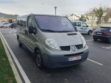 RENAULT TRAFFIC LUNGO 2.0 BENZIN ME 9 VENDE ZVICRA