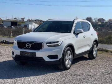 VOLVO XC40 2019