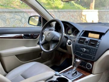 Mercedes Benz C-Class 300 Benzine Kamjo Automatike me dogan