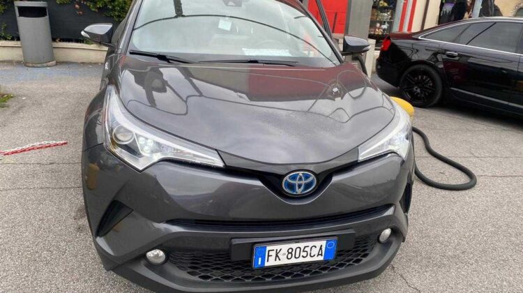 Shitet Toyota C-HR Hibrid 2017