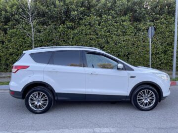 FORD KUGA FULL OPTION