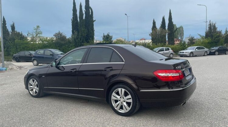 Mercedes E 350 nafte ndrrohet