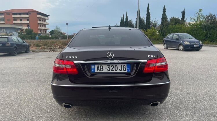 Mercedes E 350 nafte ndrrohet