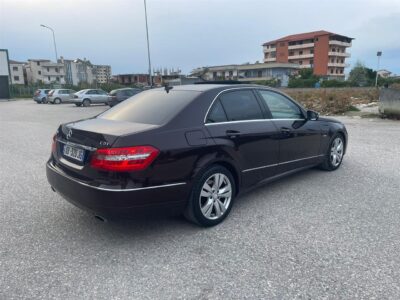 Mercedes E 350 nafte ndrrohet