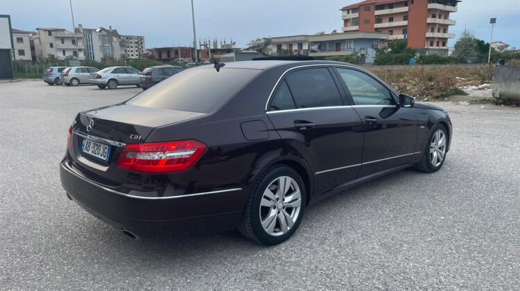 Mercedes E 350 nafte ndrrohet