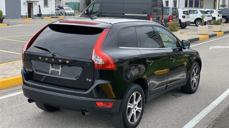 Volvo XC60 T6 (2953 cc),Full Options,Panorame,4×4