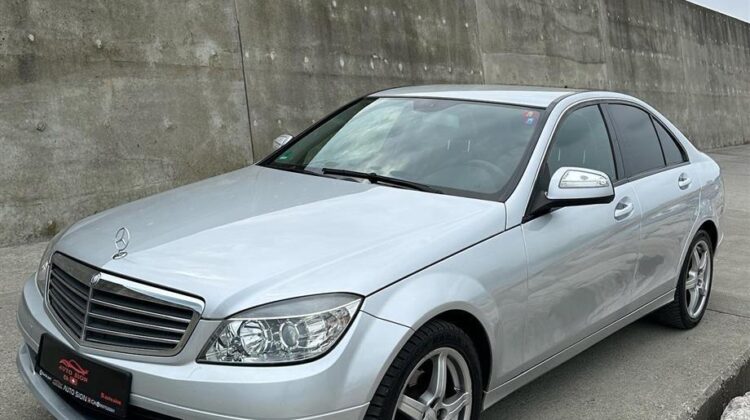 Mercedes Benz C200 Manual