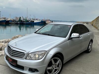 Mercedes Benz C200 Manual