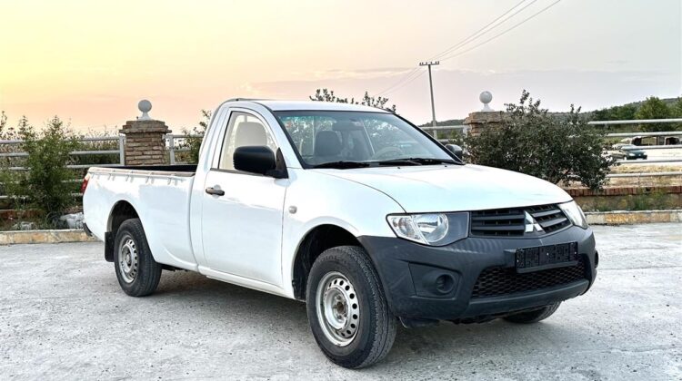 OKAZION MITSUBISHI L200