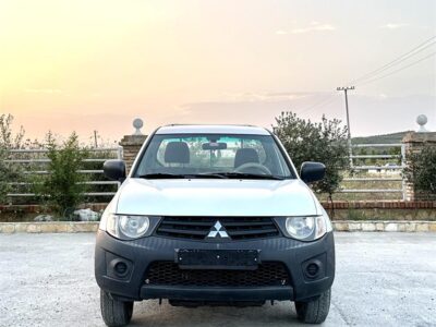 OKAZION MITSUBISHI L200