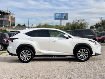 Lexus Nx300 -2.5 benzin/hybrid