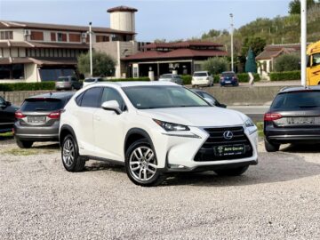 Lexus Nx300 -2.5 benzin/hybrid