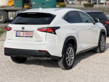 Lexus Nx300 -2.5 benzin/hybrid