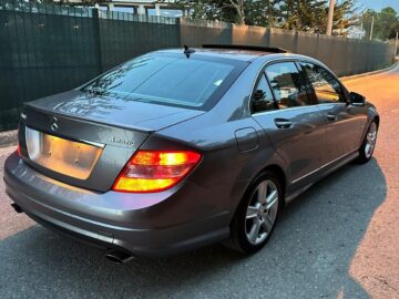 MERCEDES BENZ C300 BENZIN 4MATIC LOOK AMG 2011 ??