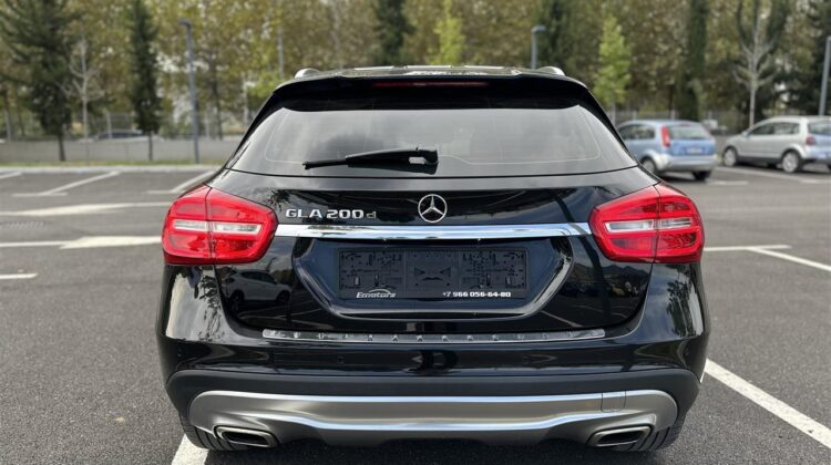 Mercedes benz Gla 220d AMG LINE FULL OPTION