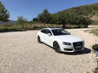 Audi a5 shitet nderrohet