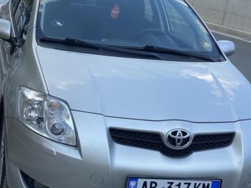 Jepen me qera Toyota auris 1.4 nafte ne Tirane dhe Rinas