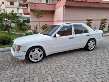 SHITE BENZ FABRIKE E124 4.2 V8 BENZINE AUTOMATE 95