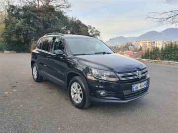 VOLKSWAGEN TIGUAN 2.0 TDI BLUEMOTION MANUAL 2012(EUROPE)