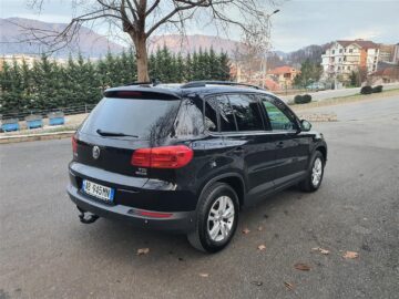 VOLKSWAGEN TIGUAN 2.0 TDI BLUEMOTION MANUAL 2012(EUROPE)