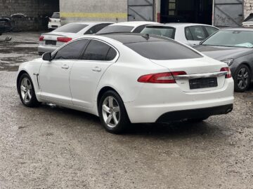 Jaguar xf