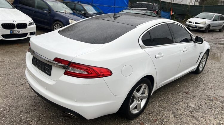 Jaguar xf