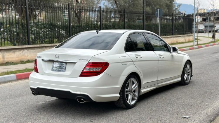 Mercedes Benz C300 4matic 2012