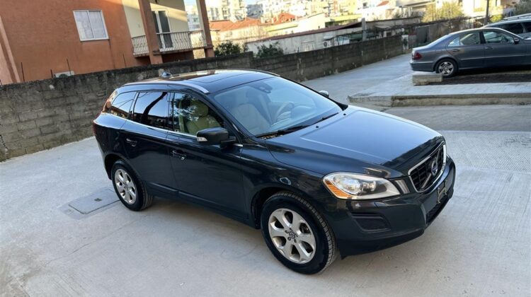 Shitet volvo xc60 viti 2012 e sapo ardhur benzin T6