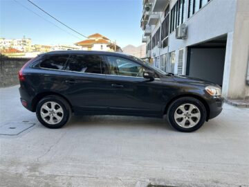 Shitet volvo xc60 viti 2012 e sapo ardhur benzin T6