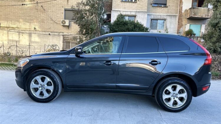 Shitet volvo xc60 viti 2012 e sapo ardhur benzin T6