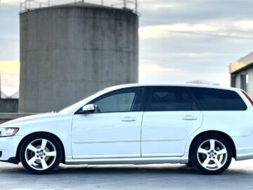 VOLVO V50 ( R-DESIGN ) OKAZION