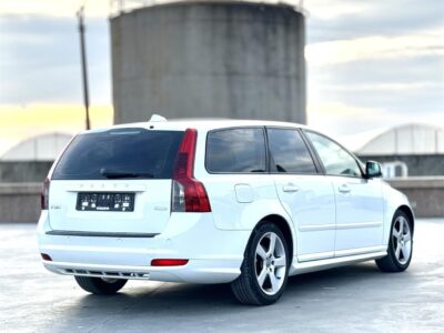 VOLVO V50 ( R-DESIGN ) OKAZION