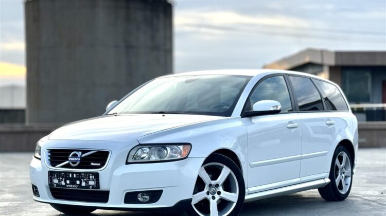 VOLVO V50 ( R-DESIGN ) OKAZION