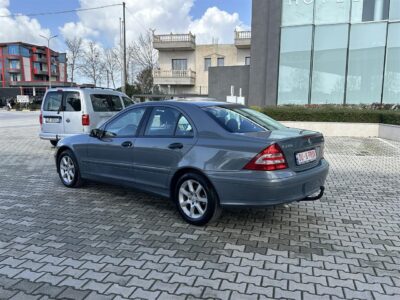 MERCEDES. BENZ C. 200 NAFTE. SUPER SUPER