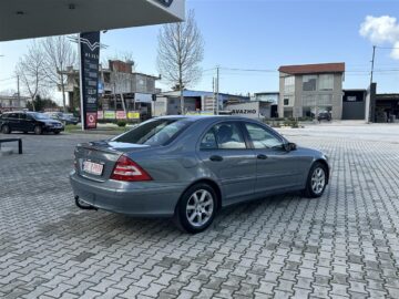 MERCEDES. BENZ C. 200 NAFTE. SUPER SUPER