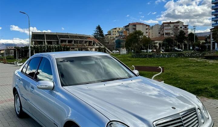 Mercedes Benz E220