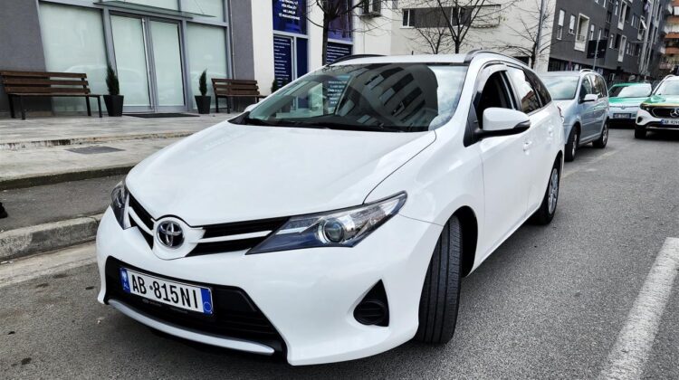 Toyota Auris 1.4 Nafte D4D – Station Wagon ??