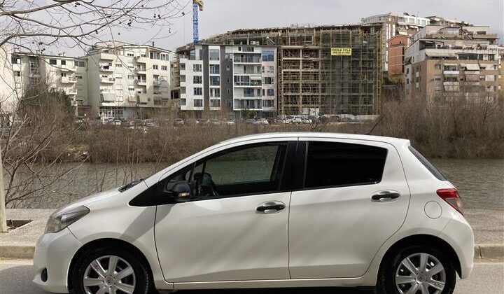 TOYOTA YARIS 2012