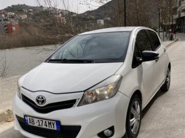 TOYOTA YARIS 2012