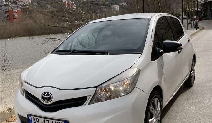 TOYOTA YARIS 2012