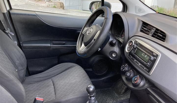 TOYOTA YARIS 2012