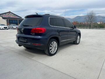 VOLKSWAGEN TIGUAN 4MOTION